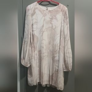 Aritzia Daydreamer Mini Dress size L (beige floral colourway)